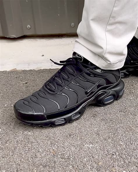 nike schwarz 25|Buy and Sell Nike Air Max Plus Sneakers .